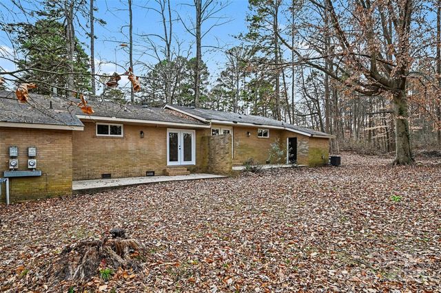 5003 Lakecrest Drive, Charlotte, NC 28215