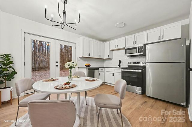 5003 Lakecrest Drive, Charlotte, NC 28215