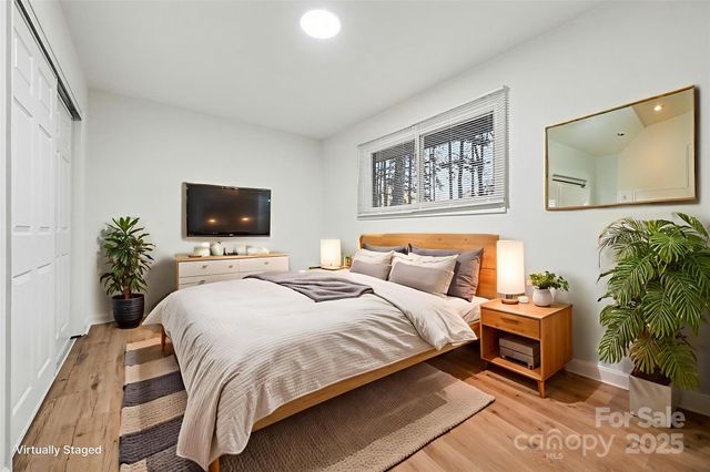 5003 Lakecrest Drive, Charlotte, NC 28215