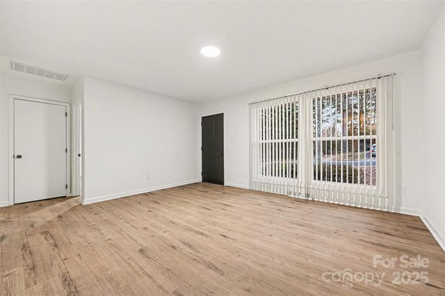 5003 Lakecrest Drive, Charlotte, NC 28215