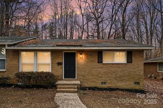 5003 Lakecrest Drive, Charlotte, NC 28215