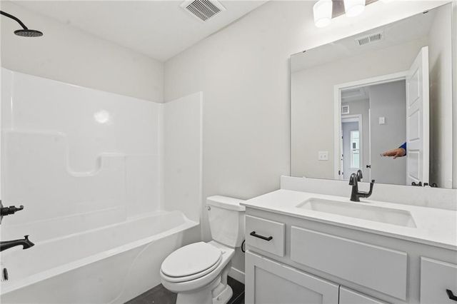 1312 SE Windbreak Drive, Lee's Summit, MO 64081