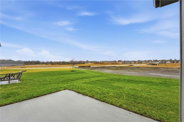 1312 SE Windbreak Drive, Lee's Summit, MO 64081