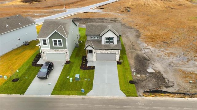 1312 SE Windbreak Drive, Lee's Summit, MO 64081