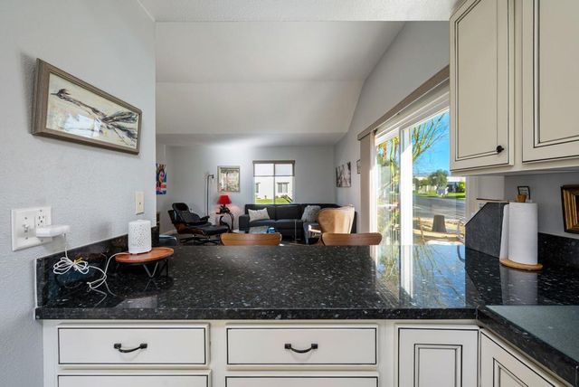 6071 Hazeltine Plaza, Palm Springs, CA 92264