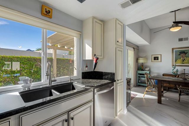 6071 Hazeltine Plaza, Palm Springs, CA 92264