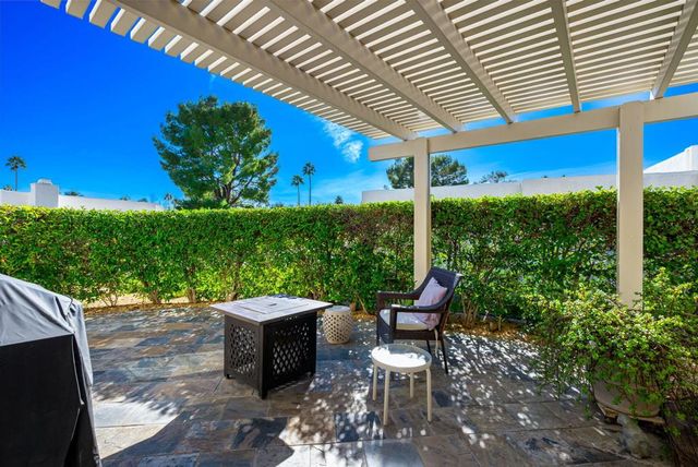 6071 Hazeltine Plaza, Palm Springs, CA 92264