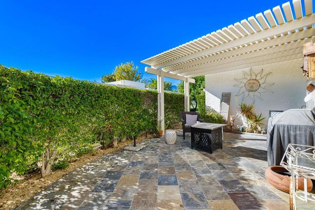 6071 Hazeltine Plaza, Palm Springs, CA 92264