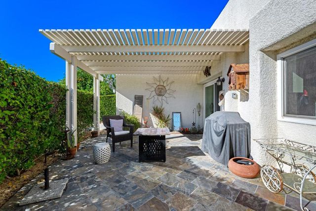 6071 Hazeltine Plaza, Palm Springs, CA 92264