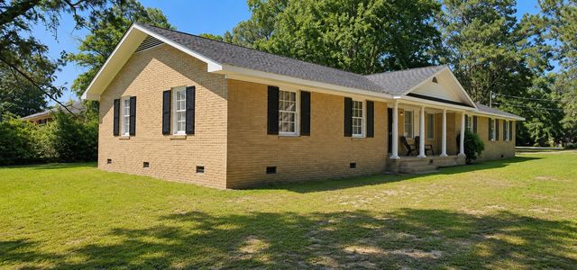 404 Darlington Street, Manning, SC 29102