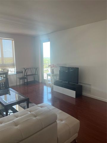 7350 SW 89th St 1801S, Miami, FL 33156