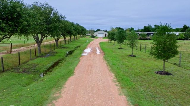 3643 Noak Road, Round Top, TX 78954