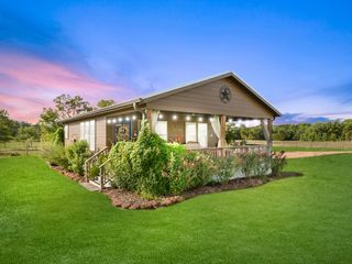 3643 Noak Road, Round Top, TX 78954