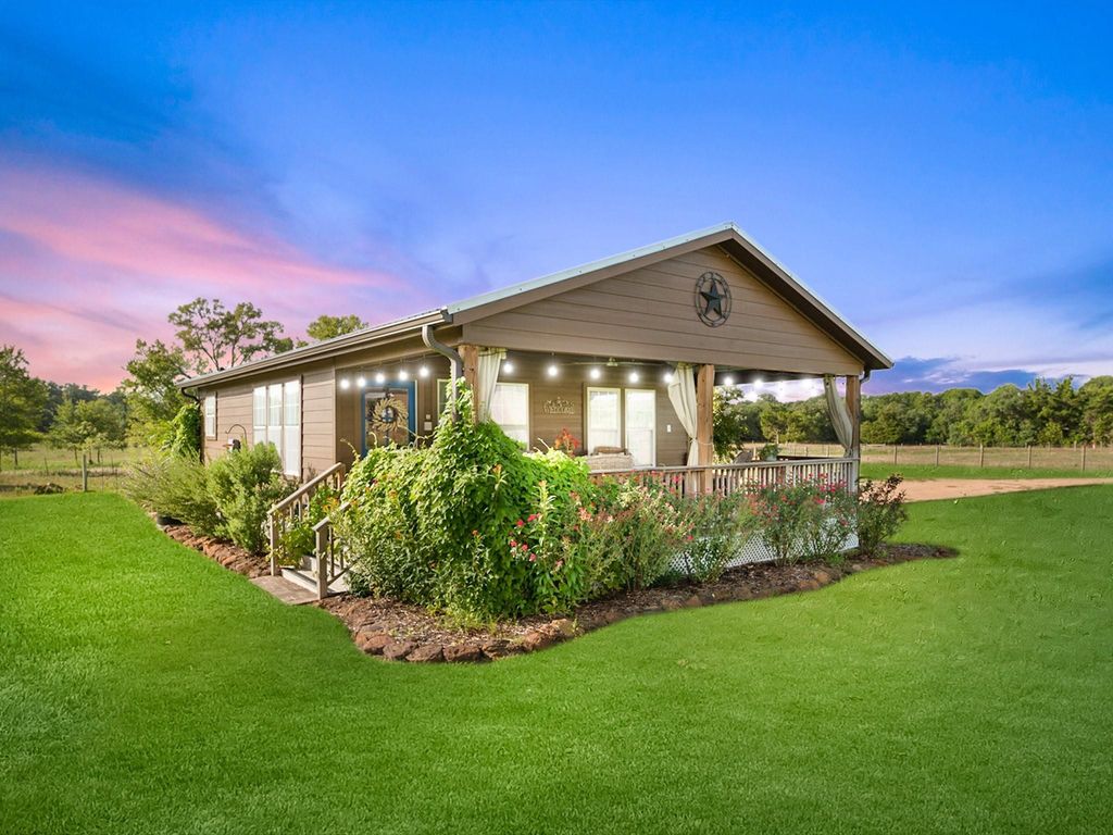 3643 Noak Road, Round Top, TX 78954