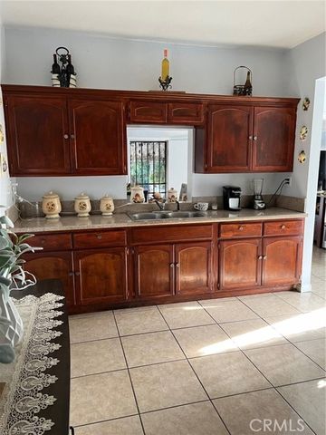 416 E 31st Street, Los Angeles, CA 90011