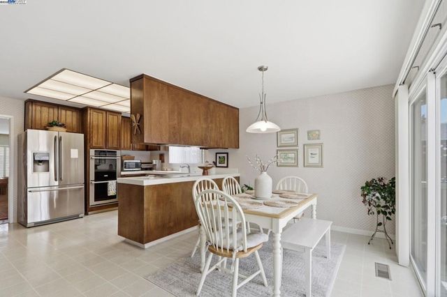 3155 Mackenzie Pl, Fremont, CA 94536