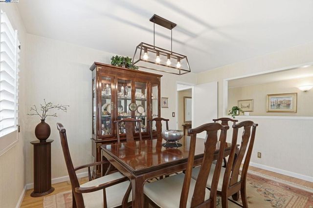 3155 Mackenzie Pl, Fremont, CA 94536