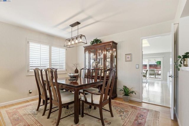 3155 Mackenzie Pl, Fremont, CA 94536