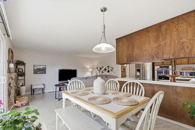 3155 Mackenzie Pl, Fremont, CA 94536