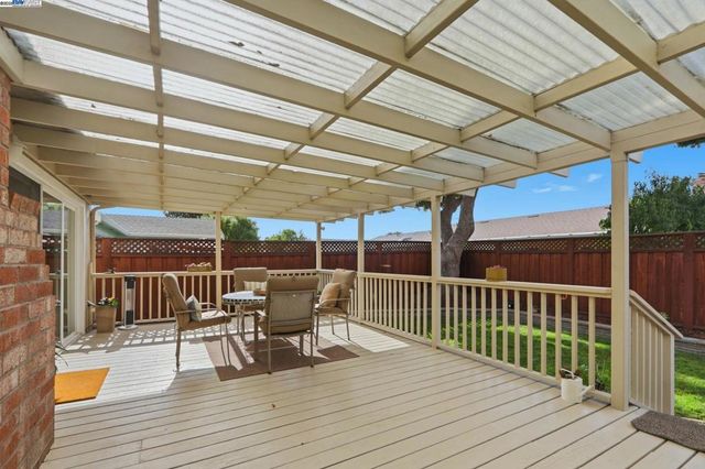 3155 Mackenzie Pl, Fremont, CA 94536
