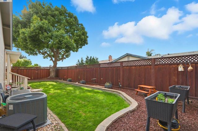 3155 Mackenzie Pl, Fremont, CA 94536