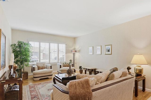 3155 Mackenzie Pl, Fremont, CA 94536