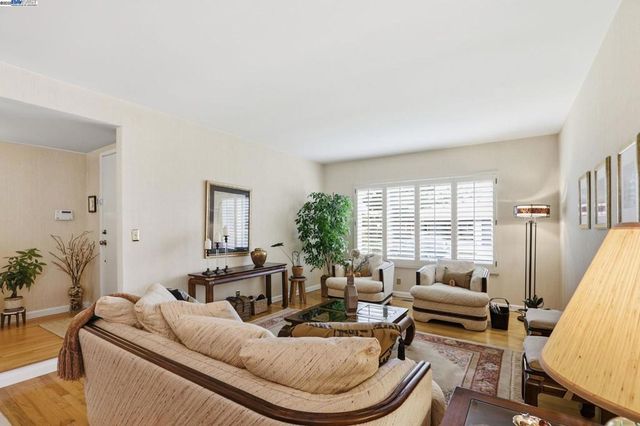 3155 Mackenzie Pl, Fremont, CA 94536
