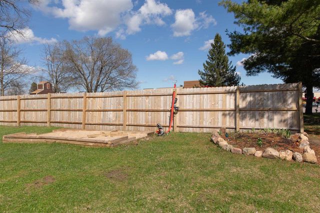 116 N Charles Street, Westfield, WI 53964