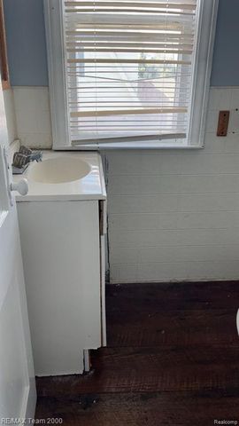 776 Cleophus Parkway, Lincoln Park, MI 48146