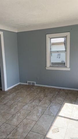 776 Cleophus Parkway, Lincoln Park, MI 48146