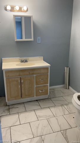 776 Cleophus Parkway, Lincoln Park, MI 48146