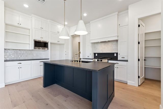 6000 Frankie Lynn Lane, Edmond, OK 73034