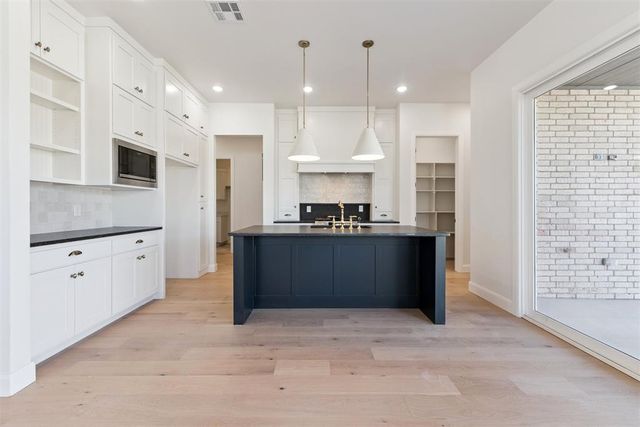 6000 Frankie Lynn Lane, Edmond, OK 73034