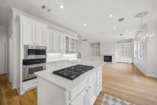 4601 Mimosa Drive, Bellaire, TX 77401