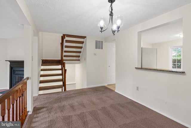 7525 WEATHERBY DR, Rockville, MD 20855