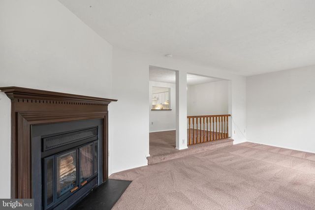 7525 WEATHERBY DR, Rockville, MD 20855