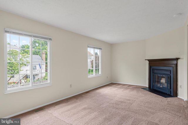 7525 WEATHERBY DR, Rockville, MD 20855