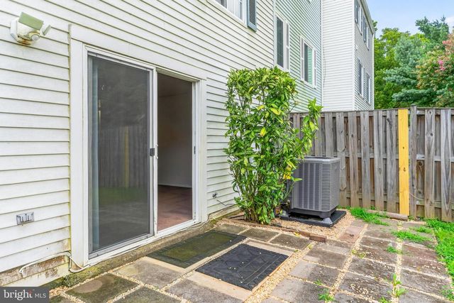 7525 WEATHERBY DR, Rockville, MD 20855