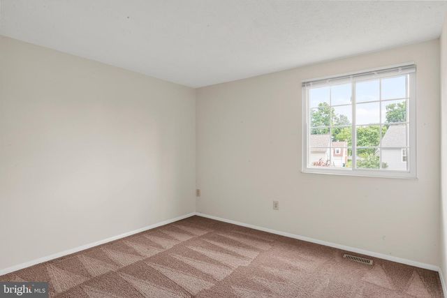 7525 WEATHERBY DR, Rockville, MD 20855