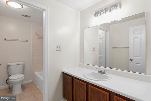 7525 WEATHERBY DR, Rockville, MD 20855