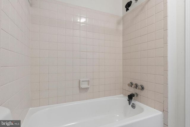 7525 WEATHERBY DR, Rockville, MD 20855