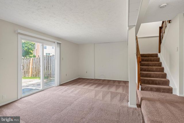 7525 WEATHERBY DR, Rockville, MD 20855