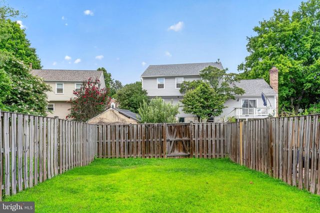 7525 WEATHERBY DR, Rockville, MD 20855