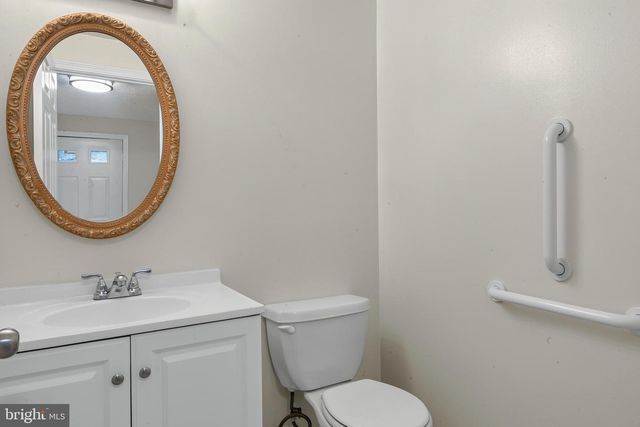 7525 WEATHERBY DR, Rockville, MD 20855