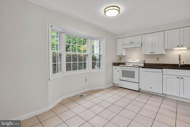 7525 WEATHERBY DR, Rockville, MD 20855