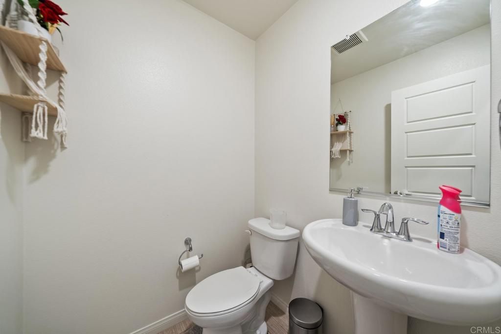 Image 15 of property listing at 1251 S Magnolia Avenue, El Cajon, CA 92020