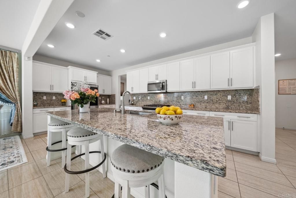 Image 3 of property listing at 1251 S Magnolia Avenue, El Cajon, CA 92020