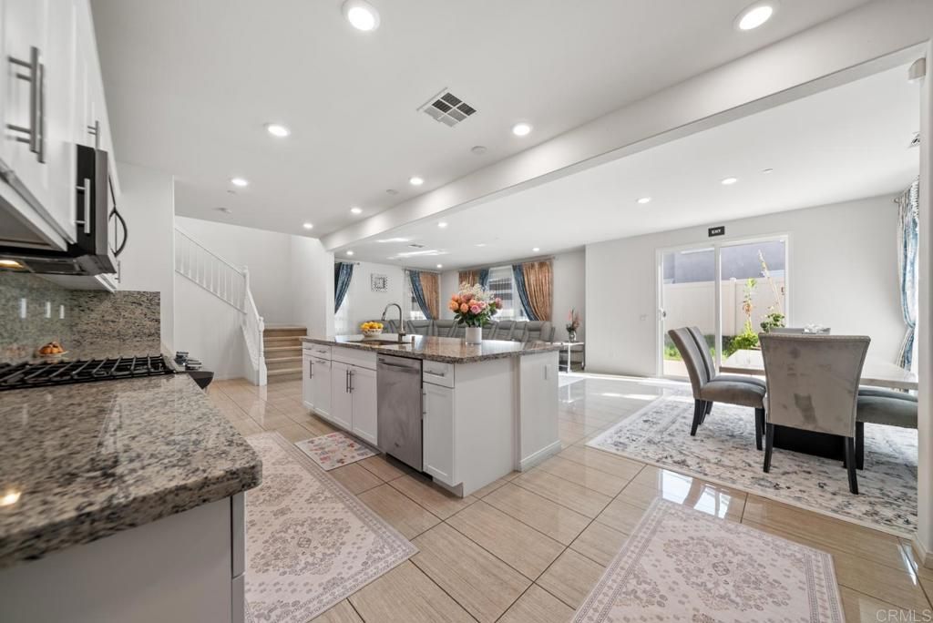 Image 7 of property listing at 1251 S Magnolia Avenue, El Cajon, CA 92020