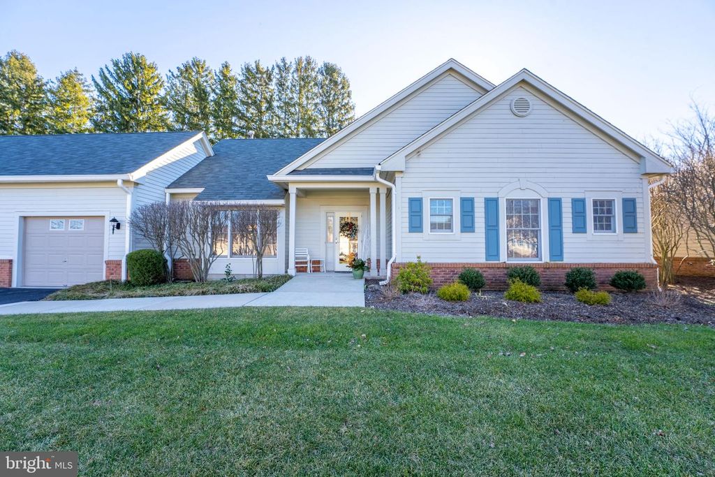 3 FRINGE TREE CT, PRINCETON, NJ 00000 — exterior