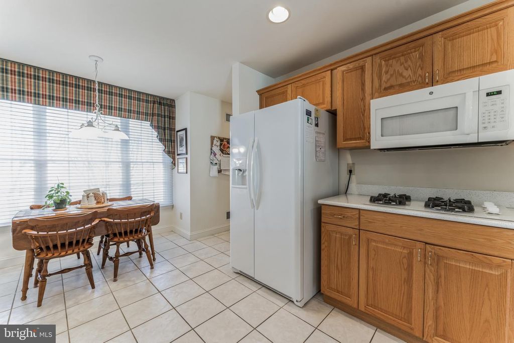 3 FRINGE TREE CT, PRINCETON, NJ 00000 — photo 2